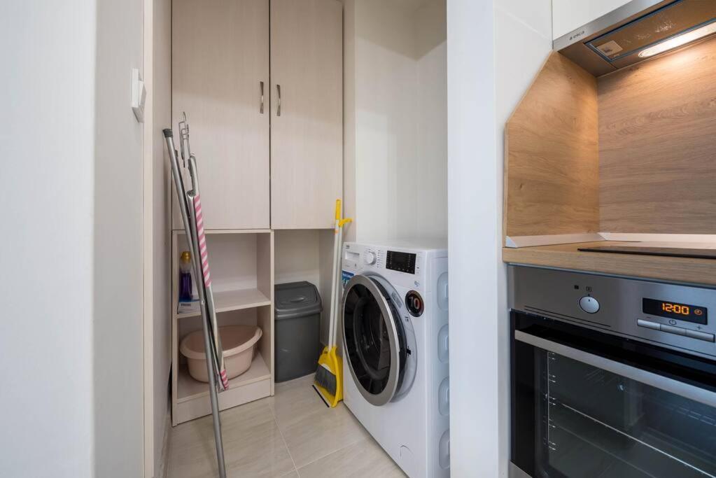 Labyrinth Apartment - Free Parking Space Included Varna Exterior foto